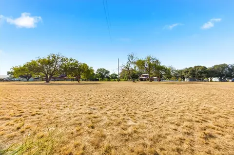 136 Harbor Cir, Mathis, TX 78368 photo 6