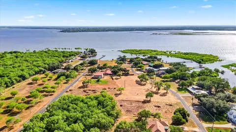 136 Harbor Cir, Mathis, TX 78368 photo 13