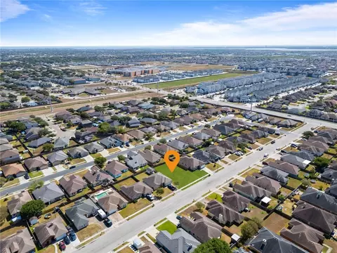 6226 Queen Bess Dr, Corpus Christi, TX 78414