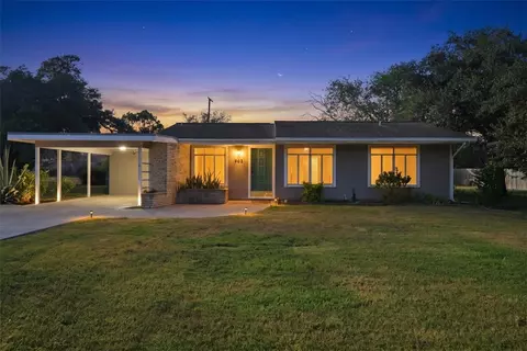 902 Bowie St, George West, TX 78022