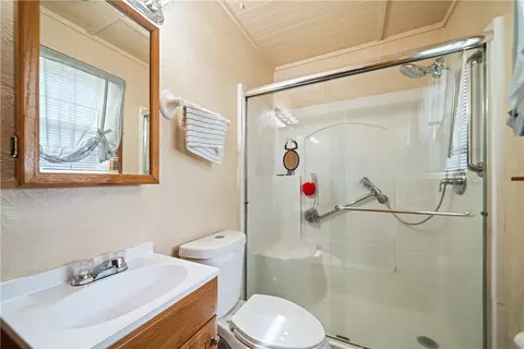 Bath - 25065 Lakeshore Dr, Mathis, TX 78368 photo 1 of 2
