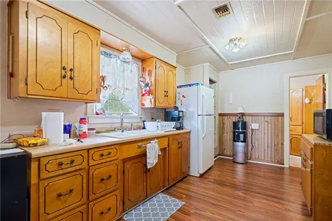 Kitchen - 25065 Lakeshore Dr, Mathis, TX 78368 photo 1 of 1