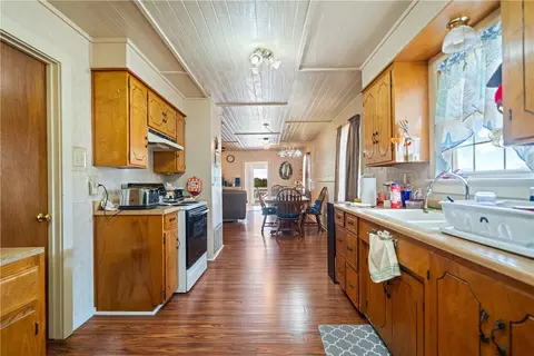 Entry Way - 25065 Lakeshore Dr, Mathis, TX 78368 photo 1 of 2