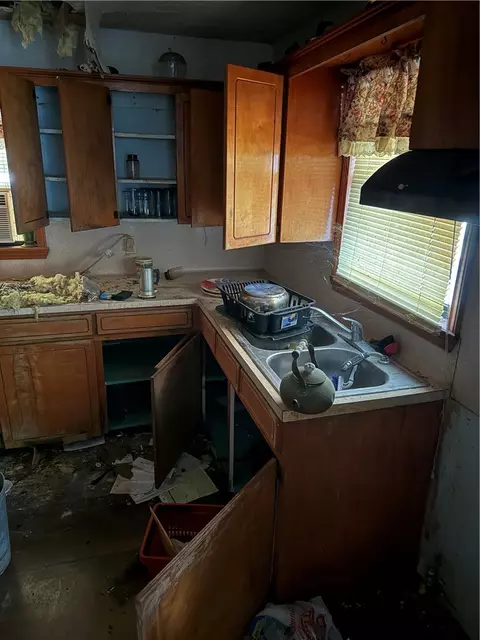 Kitchen - 428 W Center St, Mathis, TX 78368 photo 4 of 4
