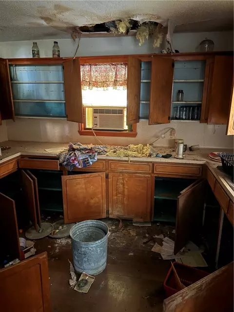 Kitchen - 428 W Center St, Mathis, TX 78368 photo 3 of 4