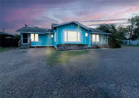 325 S Saunders St, Aransas Pass, TX 78336