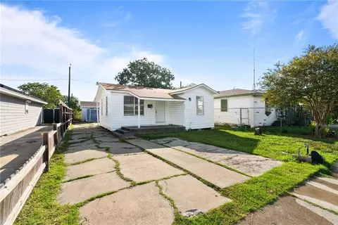 622 Airport #B, Corpus Christi, TX 78405