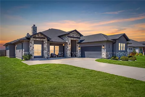 1933 Magnolia Falls Dr, Corpus Christi, TX 78415