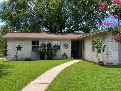 1737 Denver St, Portland, TX 78374