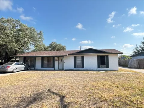1710 Louisiana St, Kingsville, TX 78363