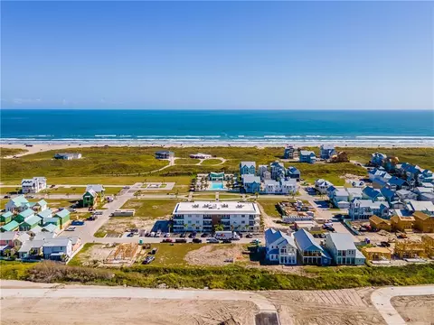 630 W Center Sq W #205, Port Aransas, TX 78373