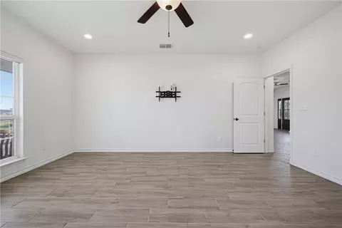 Living - 10023 County Rd 597 Hwy 9, Mathis, TX 78368 photo 3 of 4