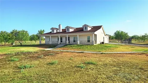 Exterior - 10023 County Rd 597 Hwy 9, Mathis, TX 78368 photo 2 of 7