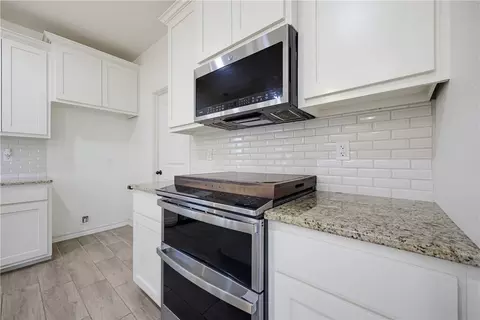 Kitchen - 10023 County Rd 597 Hwy 9, Mathis, TX 78368 photo 4 of 4