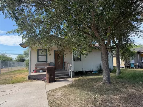 1121 E Avenue A Ave, Kingsville, TX 78363