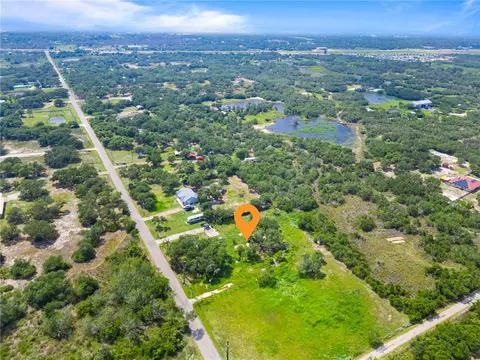 1520 Eighteenth St, Rockport, TX 78382