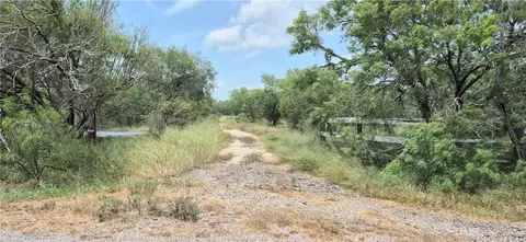 4886 County Rd 28, Robstown, TX 78380