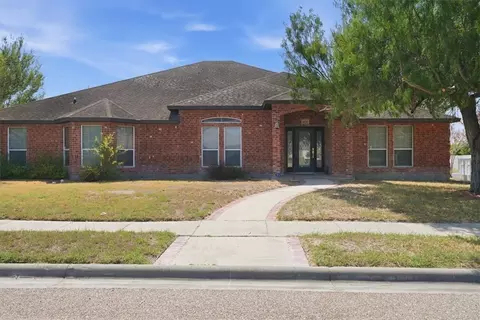 4201 Lake Apache Dr, Corpus Christi, TX 78413