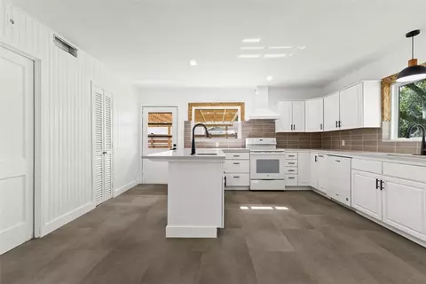 Kitchen - 1024 E Main St, Sinton, TX 78387 photo 1 of 4