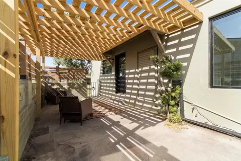 Exterior - 1024 E Main St, Sinton, TX 78387 photo 7 of 9