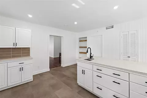 Kitchen - 1024 E Main St, Sinton, TX 78387 photo 4 of 4