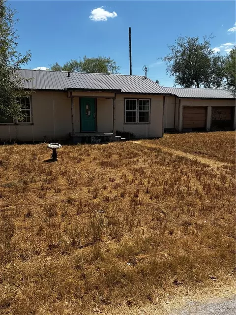 104 E Magnolia, Falfurrias, TX 78355