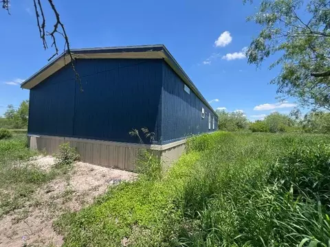 7796 Highway 359, Orange Grove, TX 78372