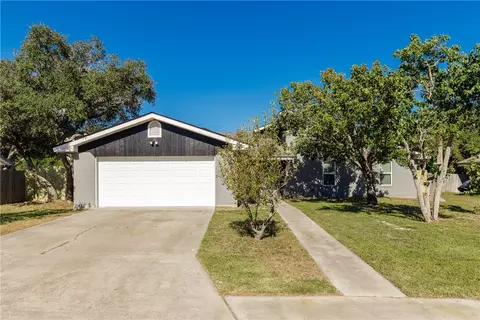 110 Wehring Ln, Aransas Pass, TX 78336
