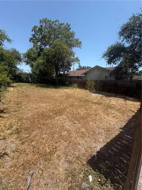 4030 Lou St, Corpus Christi, TX 78405