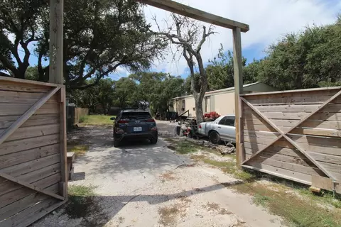625 S Kossuth, Rockport, TX 78382
