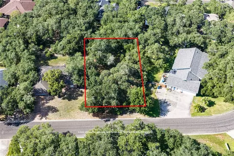 3209 Henderson St, Rockport, TX 78382