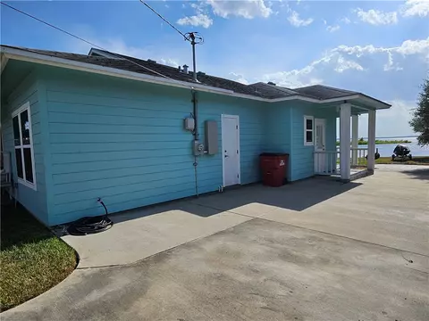 Exterior - 115 Sunny Ln, Mathis, TX 78368 photo 8 of 9