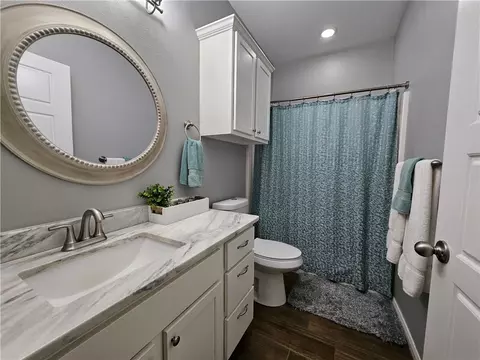 Bath - 115 Sunny Ln, Mathis, TX 78368 photo 4 of 5