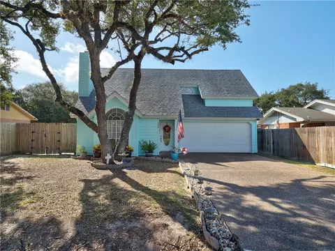 230 Winding Way, Rockport, TX 78382