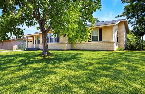 1410 Casa Linda Dr, Corpus Christi, TX 78411