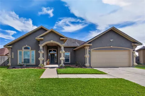3606 Silver Lake Ct, Robstown, TX 78380