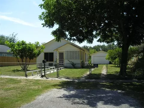 514 S Rife St, Aransas Pass, TX 78336