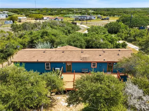 1051 Jacoby Ln, Aransas Pass, TX 78336