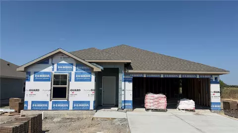 3645 Sahar Lake Dr, Robstown, TX 78380