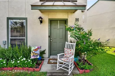 302 Saint Andrews St #H101, Rockport, TX 78382