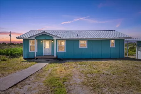 128 Blackhawk Dr, Sandia, TX 78383