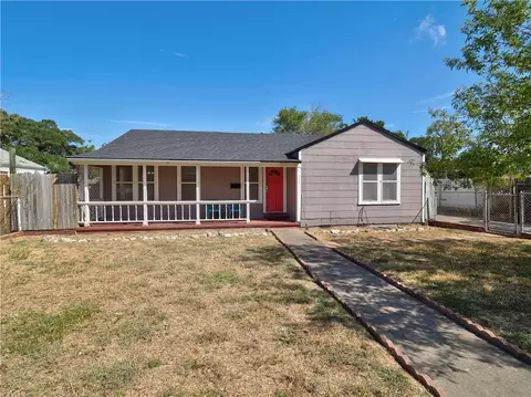 225 S Whitney St, Aransas Pass, TX 78336