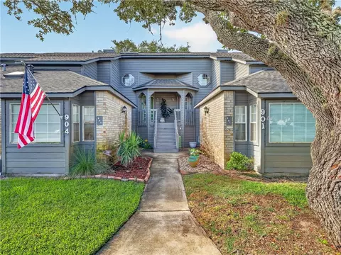 210 Oak Bay St #902, Rockport, TX 78382