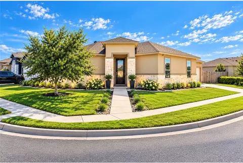 2201 Diamond Dr, Corpus Christi, TX 78414