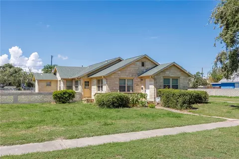 126 N Whitney St, Aransas Pass, TX 78336