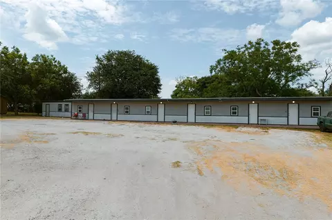 Exterior - 315 N Front St, Mathis, TX 78368 photo 2 of 6