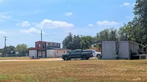 Exterior - 315 N Front St, Mathis, TX 78368 photo 6 of 6