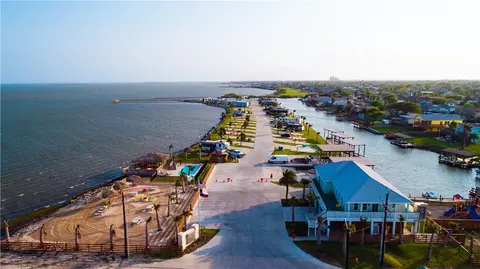 101 Caribbean Dr #50, Corpus Christi, TX 78418