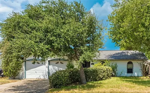 213 Blanco Dr, Portland, TX 78374