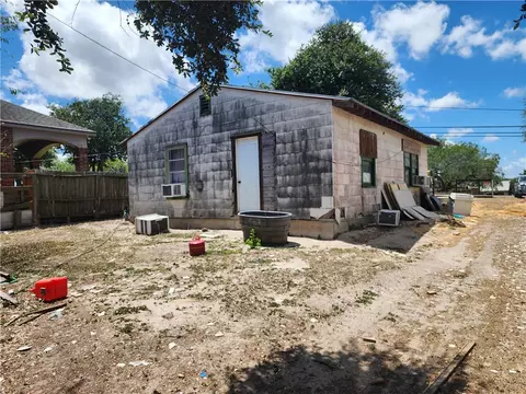 4518 Hart Rd, Corpus Christi, TX 78410